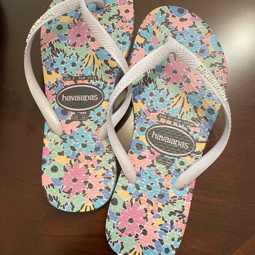 Havaianas Multicolor Floral Sandals
